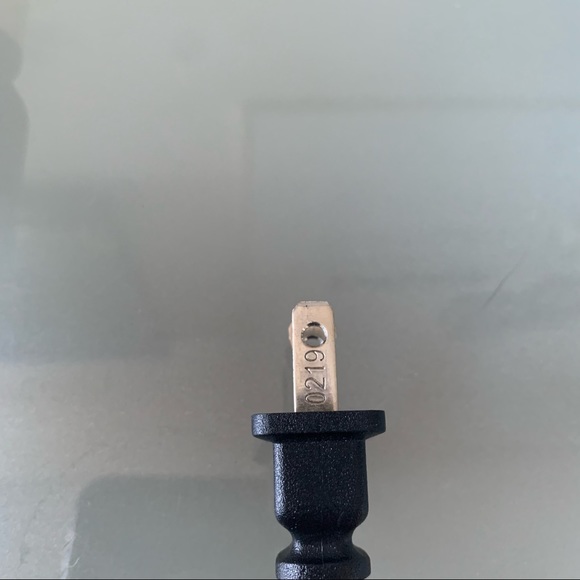 Hot Tools Professional 24K Gold 1.5” Curling Iron - Picture 14 of 14